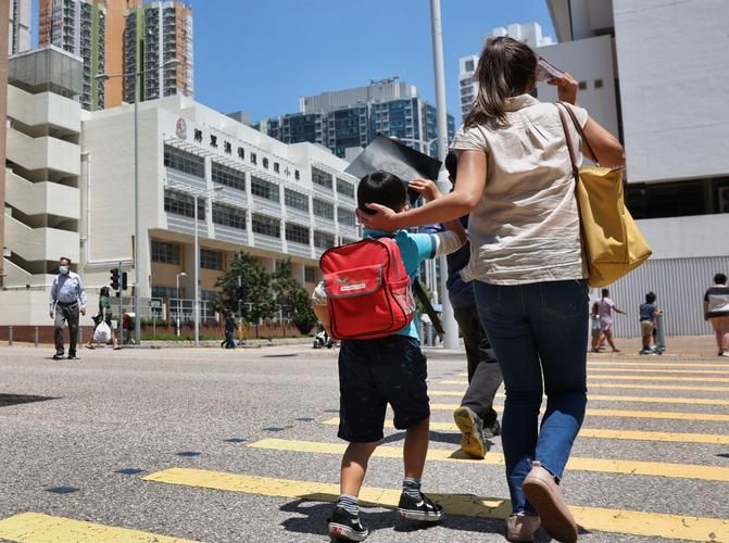 香港中学插班常见问题 学分转换与适应建议
